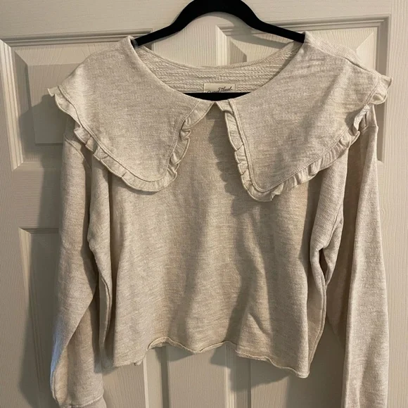 Universal Thread Oversized Collar Top - Picture 2 of 4